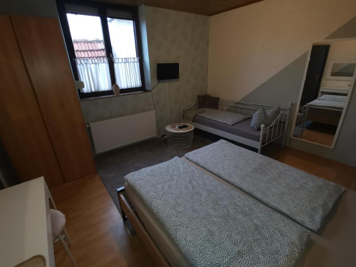 Pension Landgasthof - Iva Haßloch エクステリア 写真
